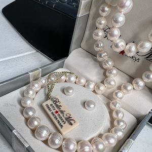 Lady’s Pearl Set
